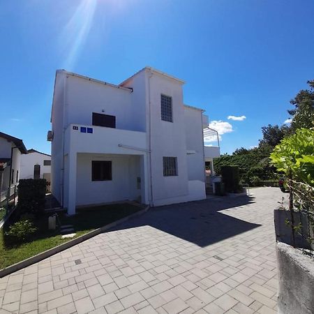 Apartment Niva Нин Екстериор снимка