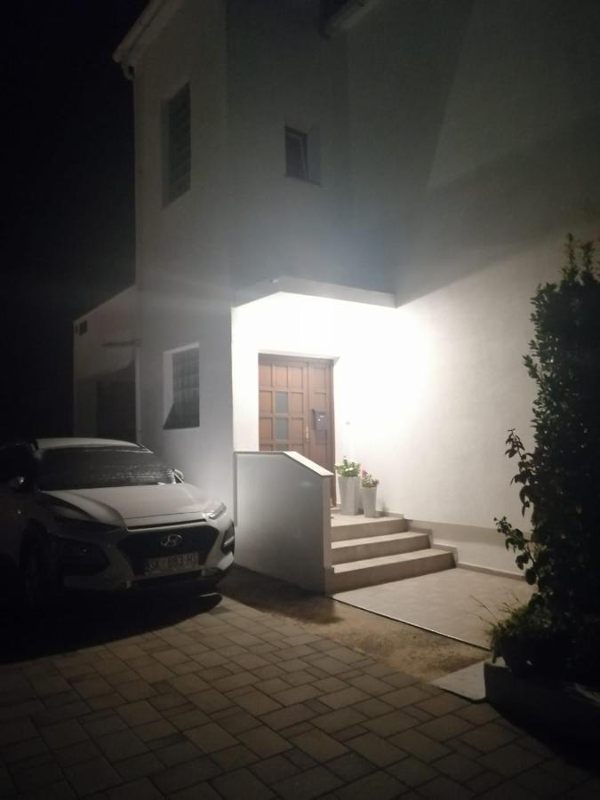 Apartment Niva Нин Екстериор снимка